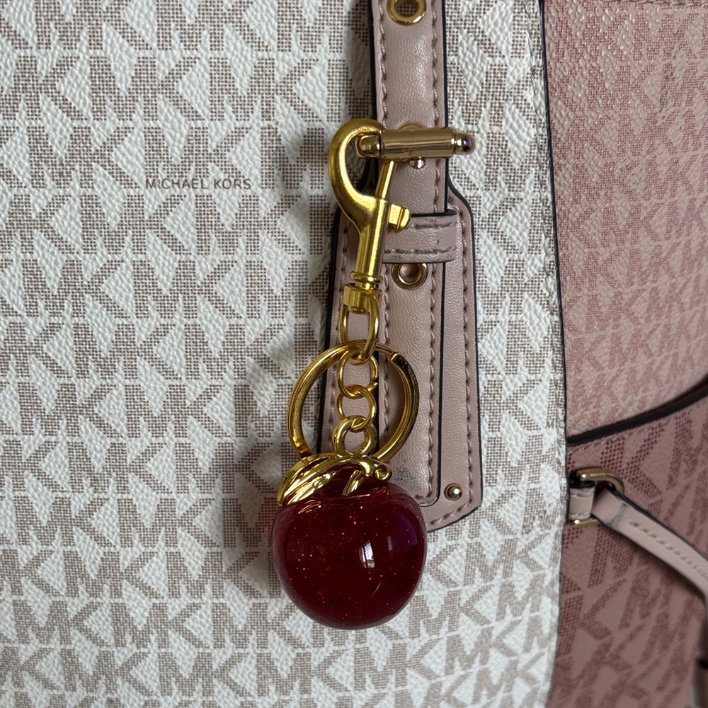 ☀️Red Glitter Apple Keychain